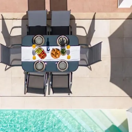 ヴィラ Coral - Private Large Pool & Garden Famalicão