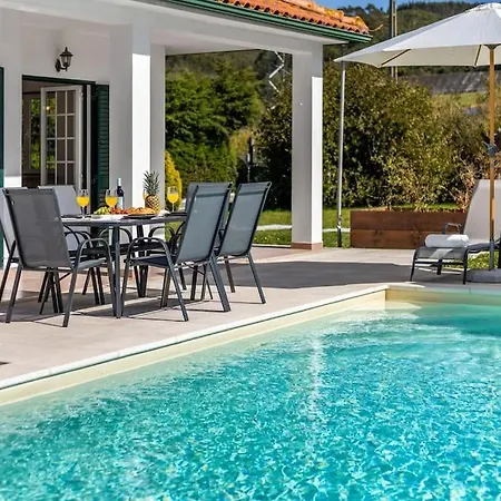 Coral - Private Large Pool & Garden *